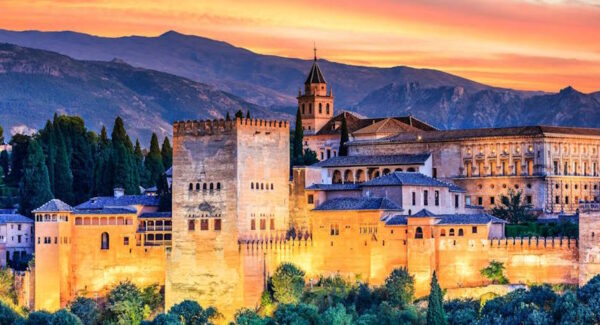 Alhambra – ein Tagesausflug zur meistbesuchten Attraktion in Spanien