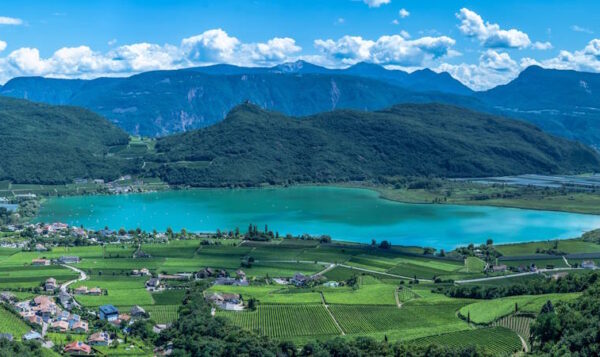 Kalterer See (Lago di Caldaro) in Südtirol: Highlights, Natur und Weinbau