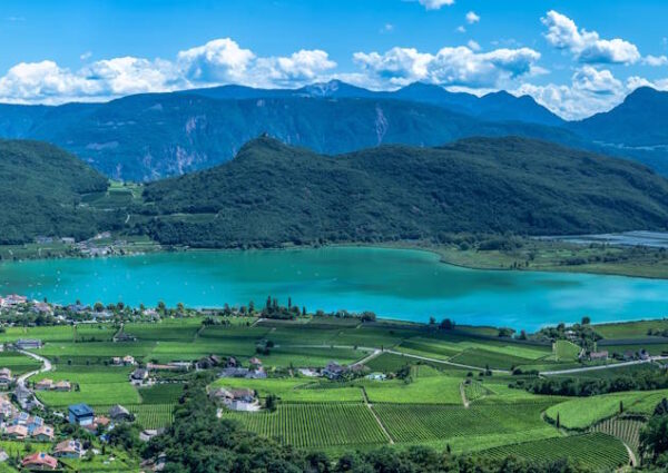 Kalterer See (Lago di Caldaro) in Südtirol: Highlights, Natur und Weinbau